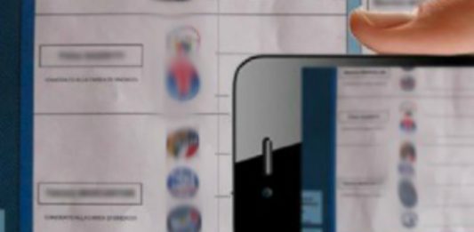 Fotografa scheda elettorale, denunciato