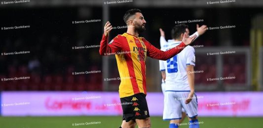 I giallorossi in scadenza finiscono nel limbo della Fifa: il Benevento rischia di concludere la stagione con un solo portiere a disposizione
