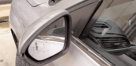 Tentano la truffa dello specchietto, due minori finiscono nei guai
