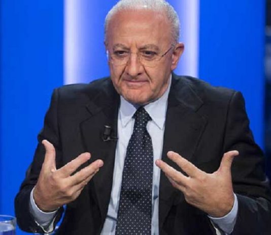 De Luca avverte: “Se si aggrava la curva dei contagi, chiudiamo tutto”