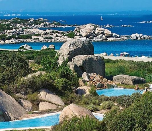 Da oggi per i giallorossi scatta il ritiro-premio in Sardegna: giovedì il rientro nel Sannio