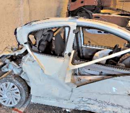 Galleria Avellola, scontro tra auto e tir: un ferito grave