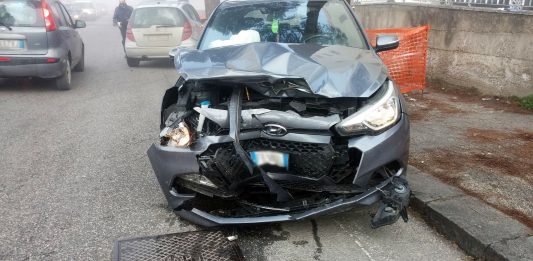 Quattro incidenti stradali in poco più di 24 ore: cinque feriti