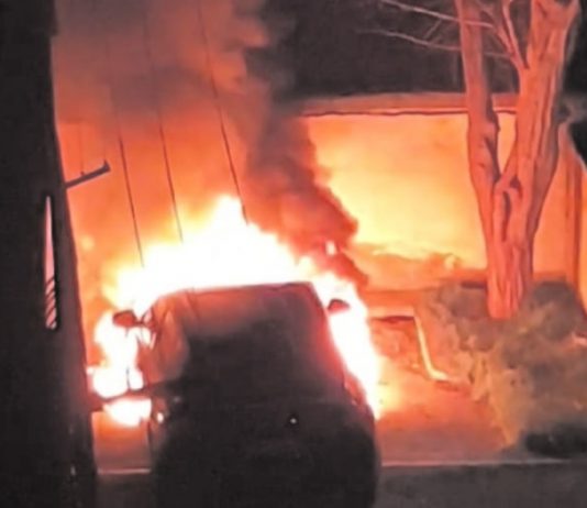 A fuoco auto del dirigente all’Urbanistica, l’incendio fu doloso