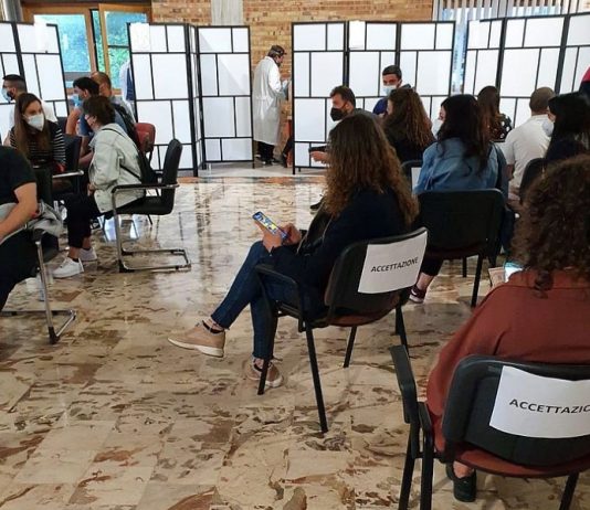 Vaccini, boom di richieste agli open day