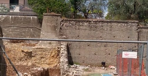 San Giorgio del Sannio – Ricostruzione palestra, lavori fermi al palo