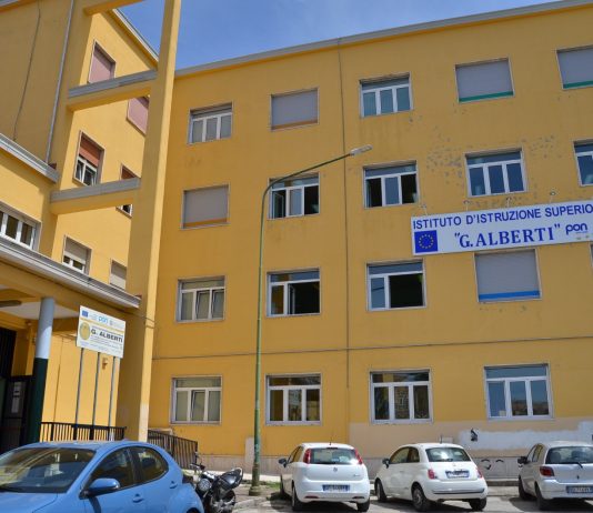 Abbattimento e ricostruzione scuola ‘Alberti’, si avvicina l’intervento