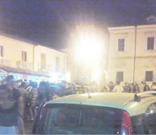 Rissa in centro, giovane rischia la vita per una scazzottata finita male