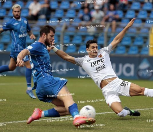 Compattezza e fiducia: è una Strega che sa soffrire