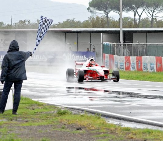 Formula Challenge, Valentino Carofano orgoglio sannita: trionfo a Napoli