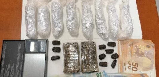 Vendeva droga invece della carne, arrestato macellaio della città. La Mobile ha scoperto 500 grammi tra hashish e marijuana