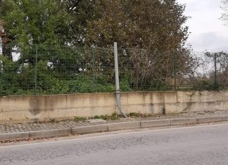 Airola, auto in corsa abbatte telecamera in via Sorlati