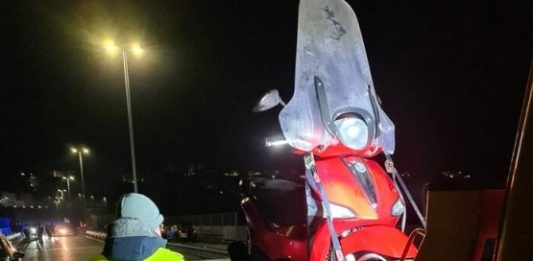 Dramma nella notte: incidente in città, perde la vita un 16enne