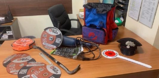 Furti in casa, i carabinieri rintracciano 5 sospetti: 4 riescono a darsi alla fuga