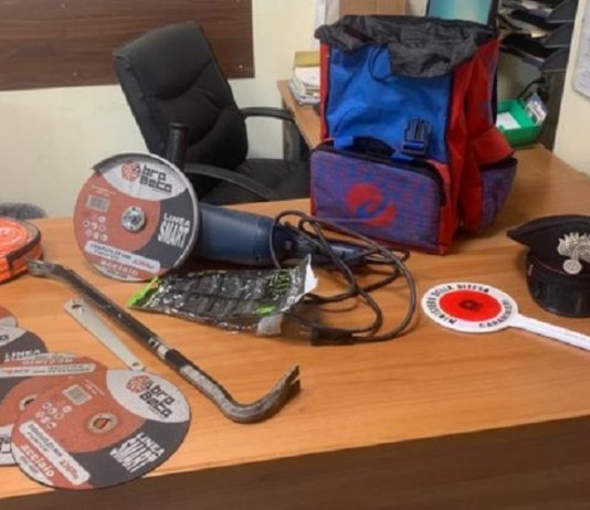 Furti in casa, i carabinieri rintracciano 5 sospetti: 4 riescono a darsi alla fuga
