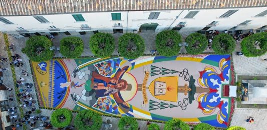 Infiorata a Sant’Agata de’ Goti, successo strepitoso: diecimila visitatori