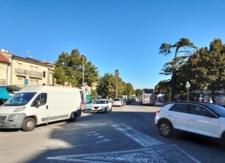 San Giorgio del Sannio – Mobilità e parcheggi, nodi da sciogliere: tolleranza zero sui dehors, si valutano strisce blu