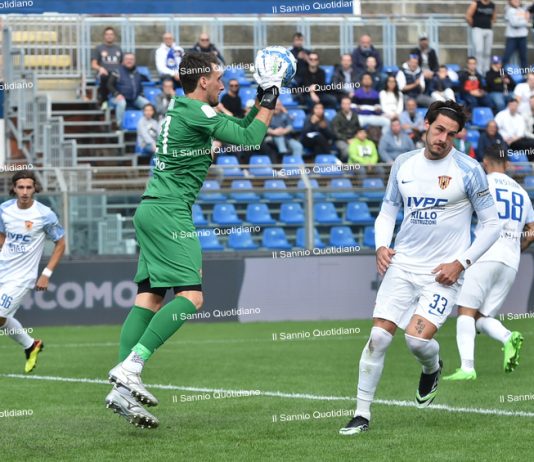 Oggi pomeriggio il rientro del Benevento, ma il ritiro continua a Venticano. Un titolare positivo al Covid