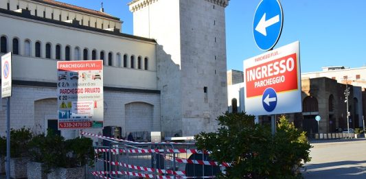 Piazza Orsini, per le feste natalizie riapre il parcheggio: sosta sarà gratuita