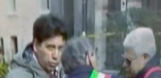 Forza Italia, Napoletano si difende: “A Roma ero ai margini della piazza, non alla protesta”