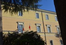 Scontro Santamaria-Scarinizi, il consigliere al dirigente: “Deve dimettersi”