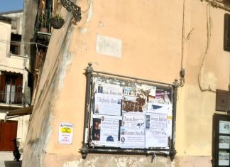 Manifesti strappati, scoppia il caso a Sant’Agata de’ Goti: presentata denuncia