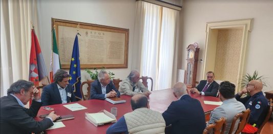 Ambulanze senza medici, via al confronto: una proposta all’Asl per evitarle
