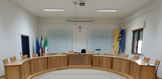 Castelvetere, in Consiglio entra Mucci: agitazione in maggioranza