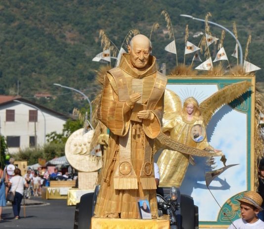 A Foglianise lo stelo di grano si fa arte, tributo a padre Isaia Columbro