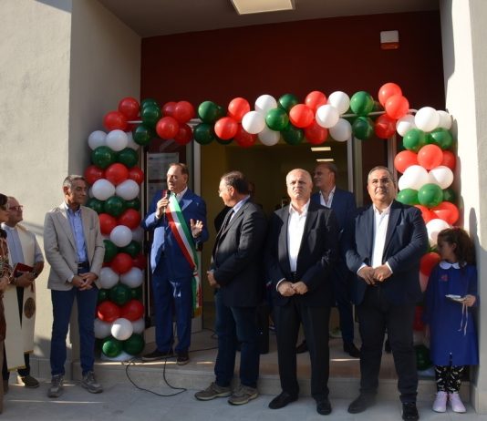 Scuola, prima campanella tra sorrisi e disagi. E sulla ‘Torre’ Pasquariello garantisce: “Nessuna revoca del finanziamento”