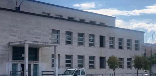 Liceo ‘Giannone’, stop a lezioni a giorni alterni: da domani si torna alla normalità