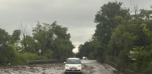 Bomba d’acqua sul Sannio, fango e detriti invadono le strade