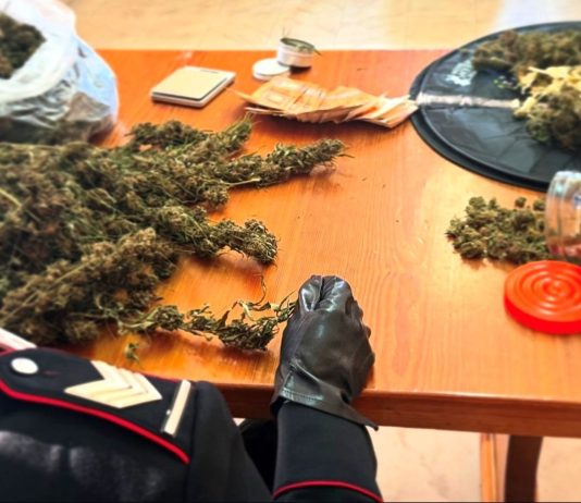 Beccato con oltre un chilo di marijuana in casa, arrestato 20enne di Montesarchio