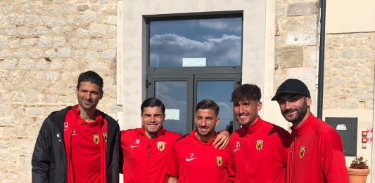Il Benevento allontana le distrazioni da derby: “In testa abbiamo solo il Picerno”
