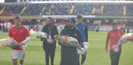 L’omaggio del Benevento e degli ultras ai quattro tifosi del Foggia morti in un tragico incidente