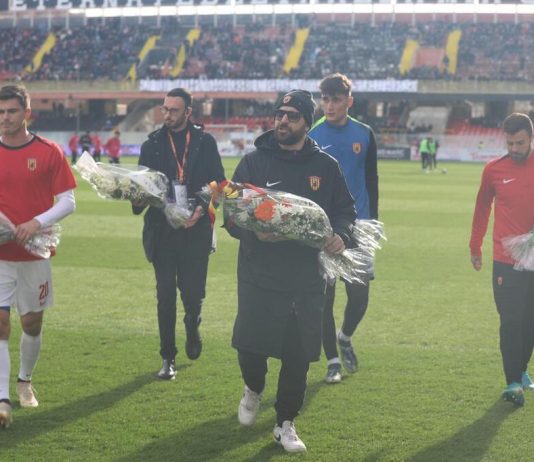 L’omaggio del Benevento e degli ultras ai quattro tifosi del Foggia morti in un tragico incidente