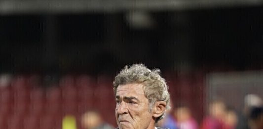 Benevento, Auteri recrimina: “Non si può sprecare così tanto, decisioni arbitrali discutibili”