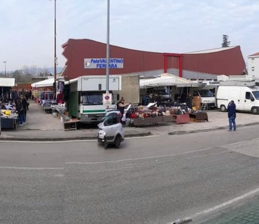 Mercato, bene l’inizio in via Adua. Cantiere via Rummo, chiesto arretramento