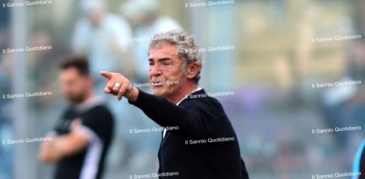 Benevento, Auteri amareggiato: “Zero attenuanti, peggior gara della stagione”