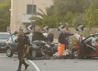 Scontro frontale tra due auto sull’Appia, quattro feriti