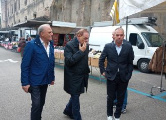 Il mercato torna in piazza Risorgimento, buona la prima: soddisfatti gli ambulanti