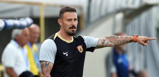 Benevento, inizia l’era Floro Flores: subito prove di 4-3-3