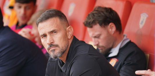 Floro Flores brinda all’esordio: “Risposta straordinaria”