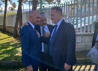 Parisi si allontana da Forza Italia: incontro con Cirielli e Matera, ma non è detto aderisca a Fratelli d’Italia