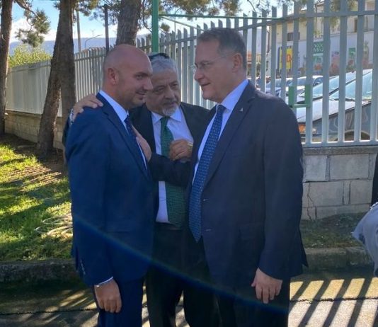 Parisi si allontana da Forza Italia: incontro con Cirielli e Matera, ma non è detto aderisca a Fratelli d’Italia