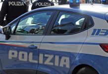 Fermato lungo la Fondovalle, Polizia gli trova marijuana in auto: nei guai 32enne