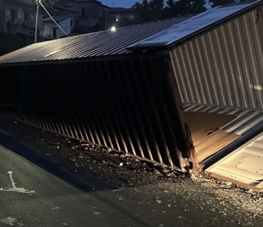 Tir perde il carico, tragedia sfiorata a Pannarano
