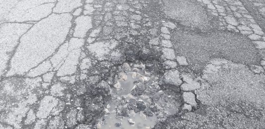 Viale Europa, voragini lungo la strada tra Calvi e Apice