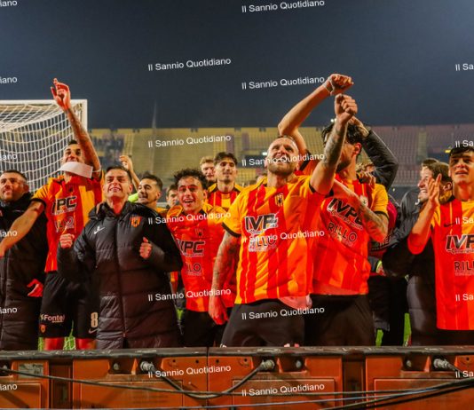 Benevento, derby per invertire la rotta in trasferta: Floro Flores conferma il 4-2-3-1