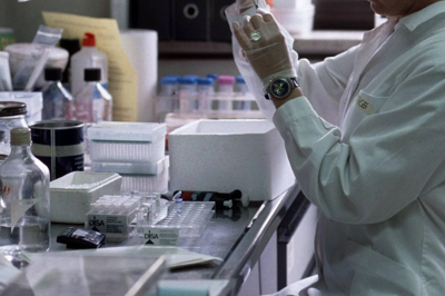 istituto_mario_negri_ricerca_e_analisi_in_laboratorio